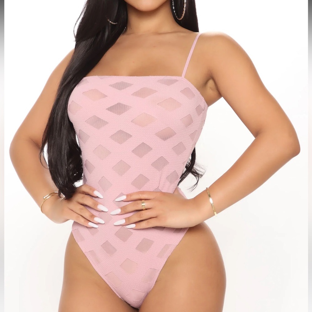 NEW Fashion Nova Blush Pink bodysuit size M